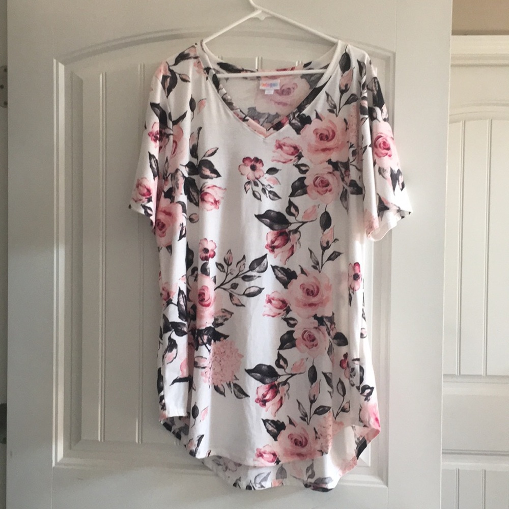 Lularoe Iris tip